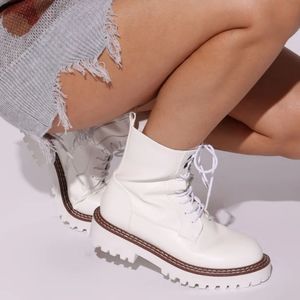 High top lace up combat boots! (W 10us) NWT